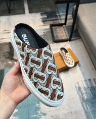 Burberry  Slippers