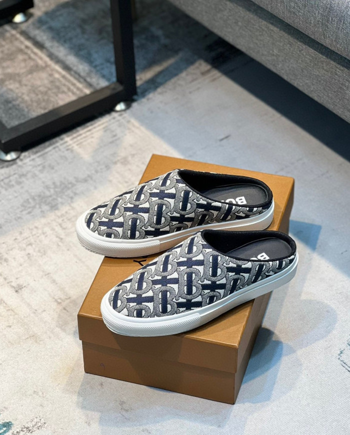 Burberry  Slippers