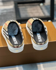 Burberry  Slippers