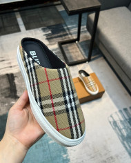 Burberry  Slippers