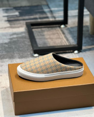Burberry  Slippers