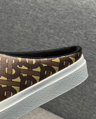 Burberry  Slippers