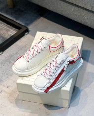 McQueen Versatile Little White Shoes Plush couple style