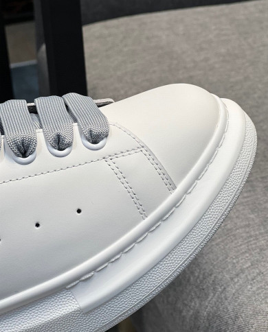 McQueen Versatile Little White Shoes couple style