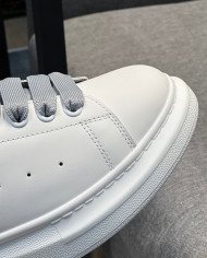 McQueen Versatile Little White Shoes couple style