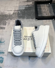 McQueen Versatile Little White Shoes couple style