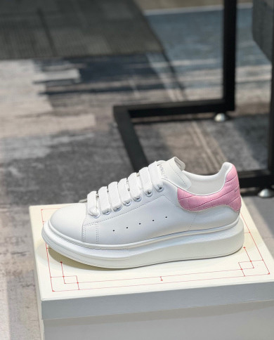 McQueen Versatile Little White Shoes couple style