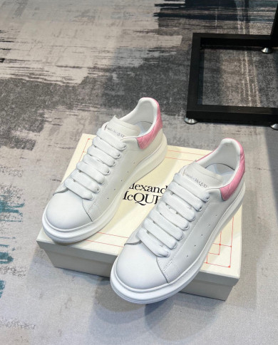 McQueen Versatile Little White Shoes couple style