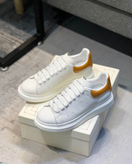 McQueen Versatile Little White Shoes couple style
