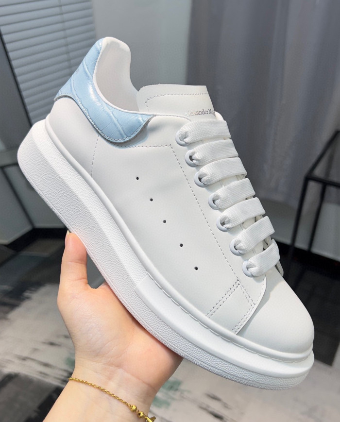 McQueen Versatile Little White Shoes couple style
