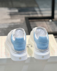 McQueen Versatile Little White Shoes couple style