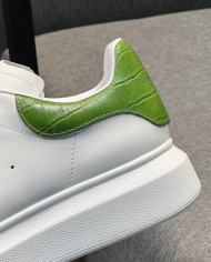 McQueen Versatile Little White Shoes couple style