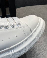 McQueen Versatile Little White Shoes couple style