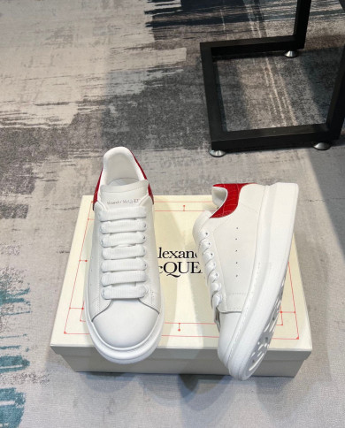 McQueen Versatile Little White Shoes couple style