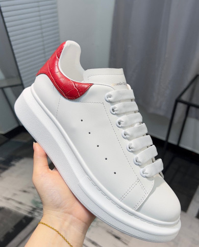 McQueen Versatile Little White Shoes couple style