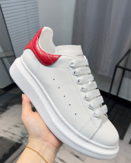 McQueen Versatile Little White Shoes couple style