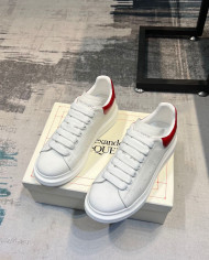 McQueen Versatile Little White Shoes couple style