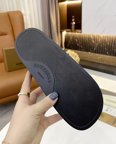 Burberry couple style  Slippers