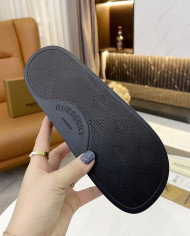 Burberry couple style  Slippers