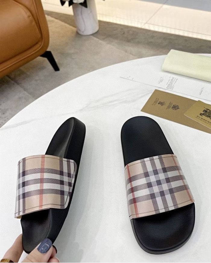 Burberry couple style  Slippers