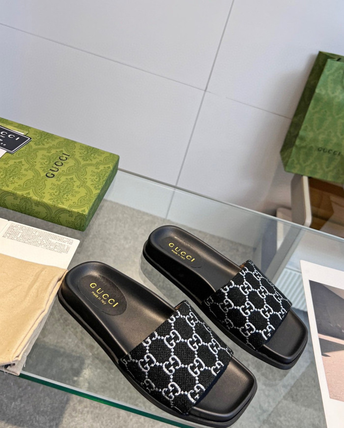 GUCCI couple style  Slippers