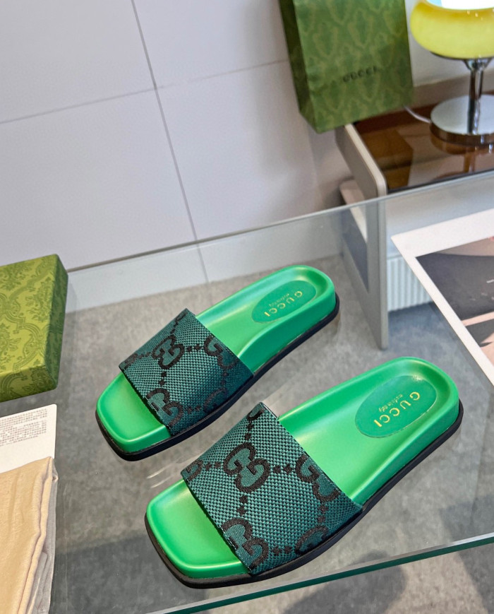 GUCCI couple style  Slippers