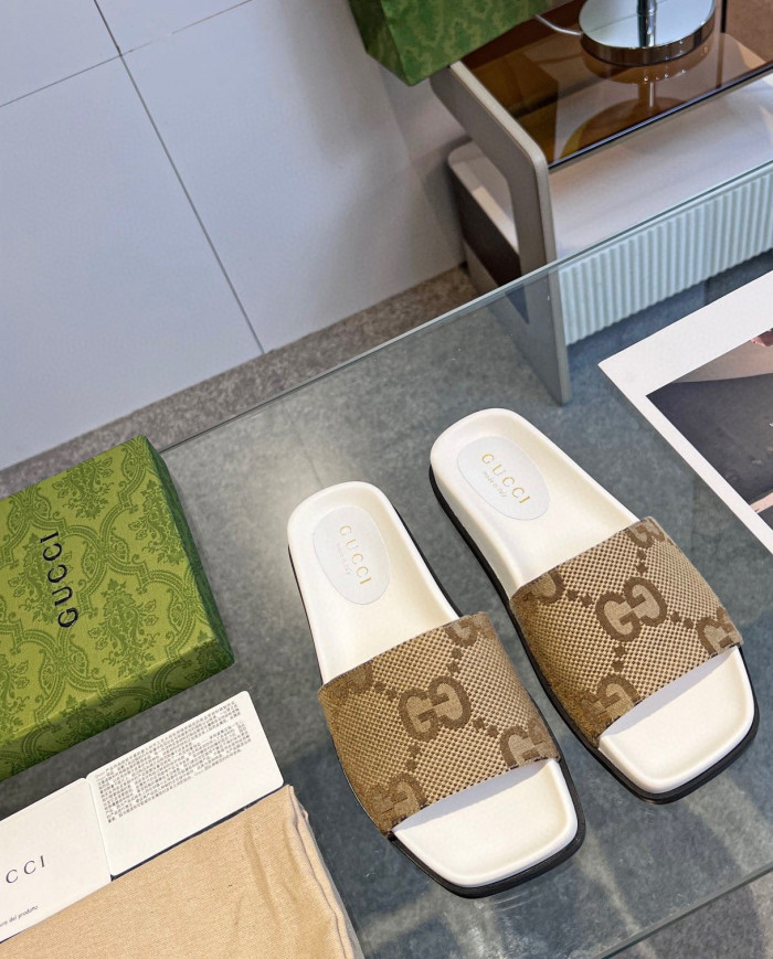 GUCCI couple style  Slippers