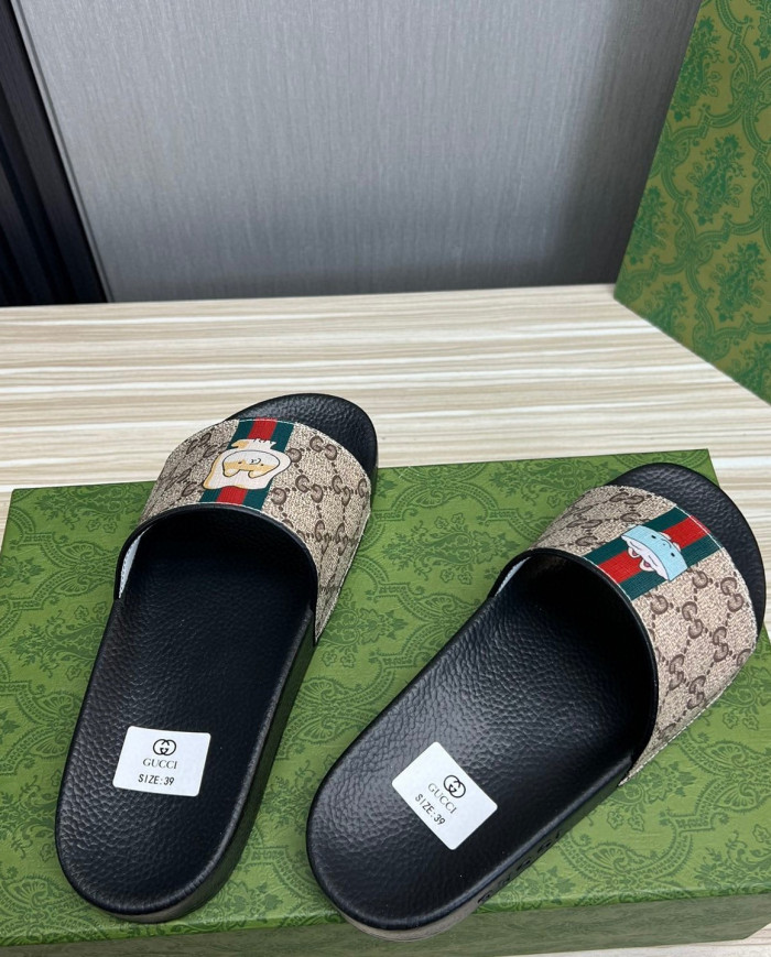 GUCCI couple style  Slippers
