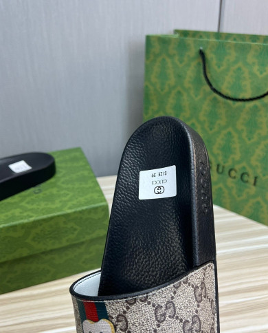 GUCCI couple style  Slippers