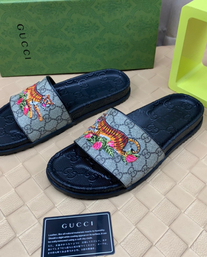 GUCCI  Slippers