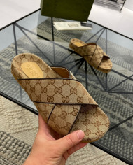 GUCCI  Slippers