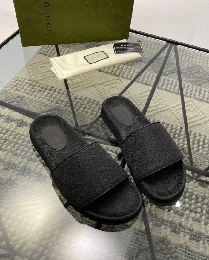 GUCCI  Slippers