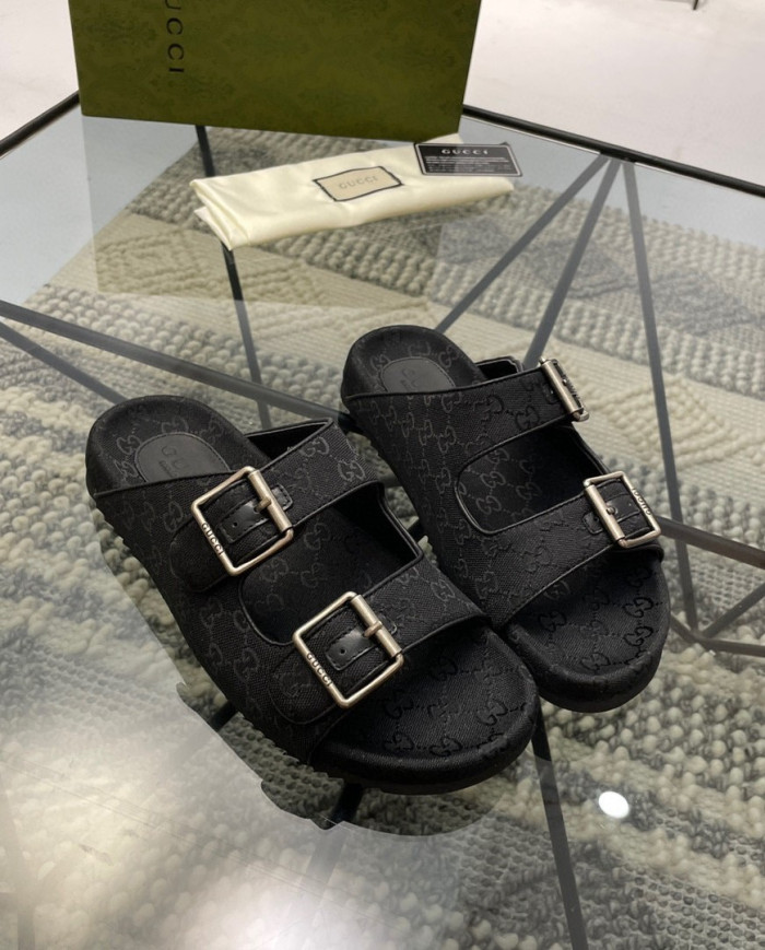 GUCCI  Slippers