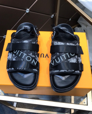 Louis  Vuitton  Slippers