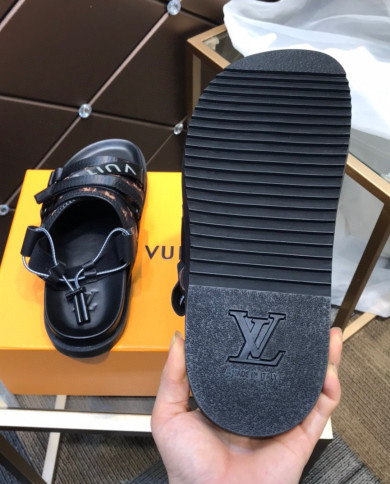 Louis  Vuitton  Slippers