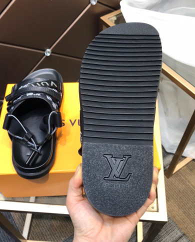 Louis  Vuitton  Slippers