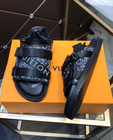 Louis  Vuitton  Slippers
