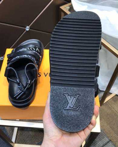 Louis  Vuitton  Slippers