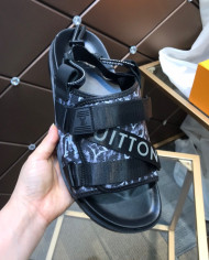 Louis  Vuitton  Slippers
