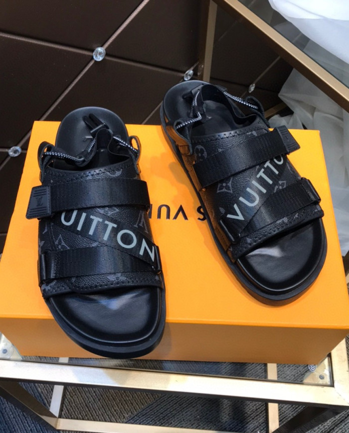 Louis  Vuitton  Slippers