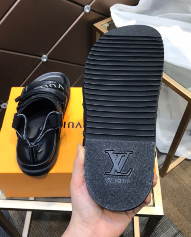 Louis  Vuitton  Slippers
