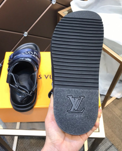 Louis  Vuitton  Slippers