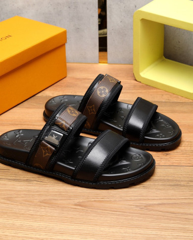 Louis  Vuitton  Slippers