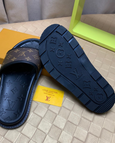 Louis  Vuitton  Slippers