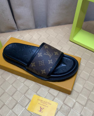 Louis  Vuitton  Slippers
