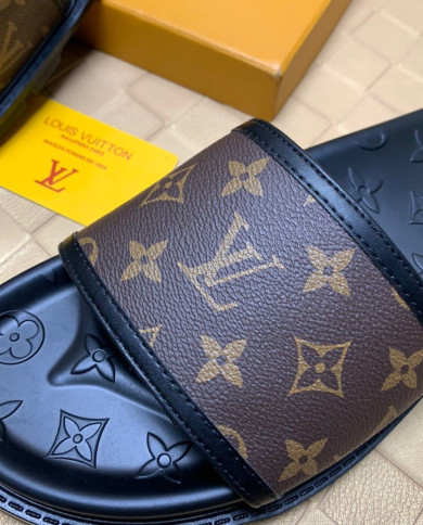Louis  Vuitton  Slippers