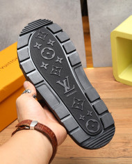 Louis  Vuitton  Slippers