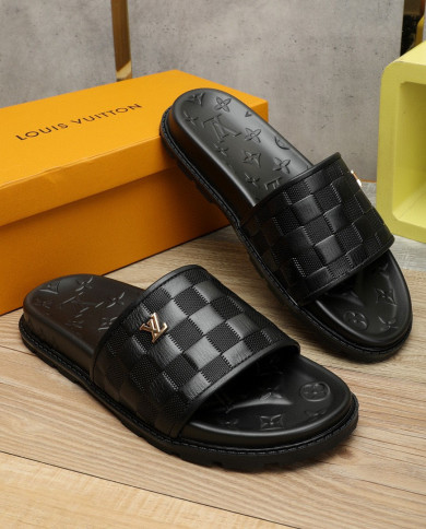 Louis  Vuitton  Slippers