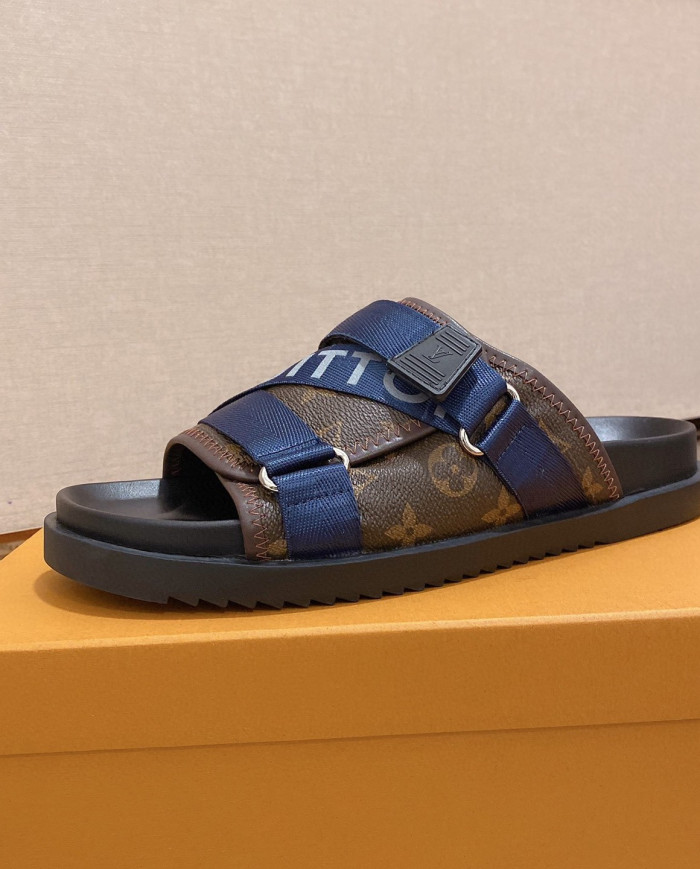 Louis  Vuitton  Slippers