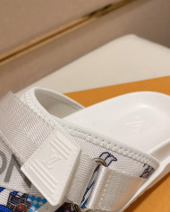Louis  Vuitton  Slippers